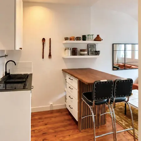 Charming With Rooftop Views Center *